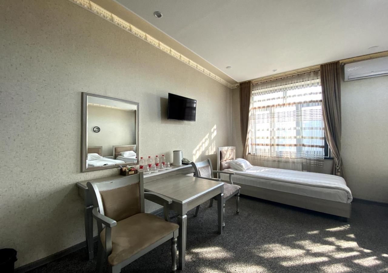 Diyor Hotel Marghilon Kültér fotó