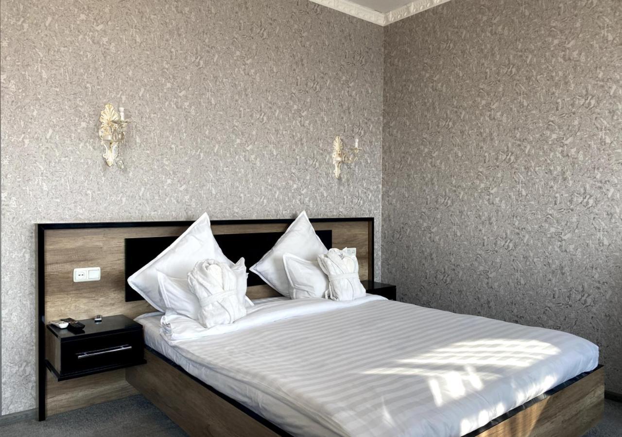 Diyor Hotel Marghilon Kültér fotó